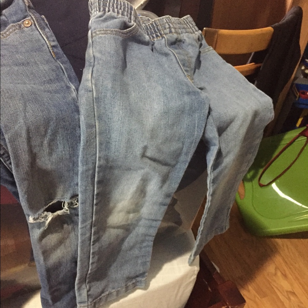 2 JEANS - Picture 3 of 4